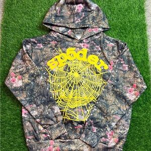 Spider Web Graphic Camo Hoodie – Streetwear Pullover